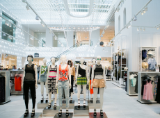 Hazánkban debütált a világ egyik legnagyobb H&M-je