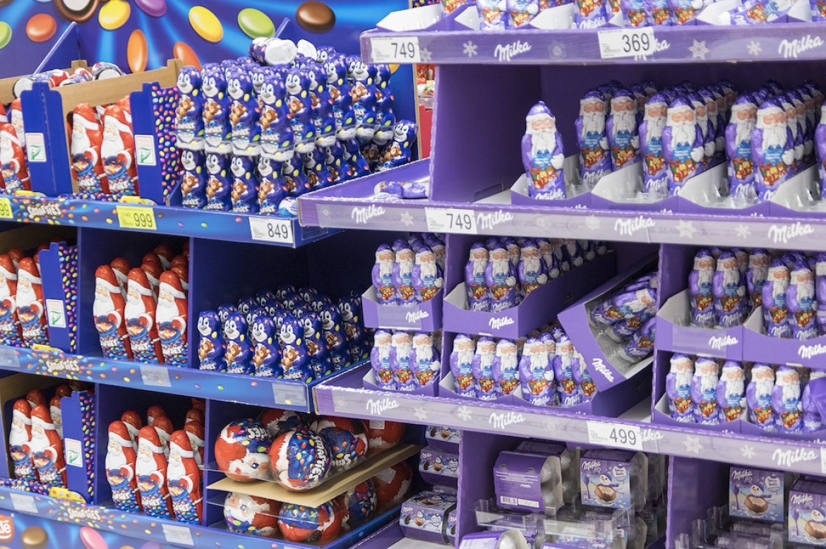 Paleo szaloncukorral és speciális édességekkel is készül az Auchan karácsonyra