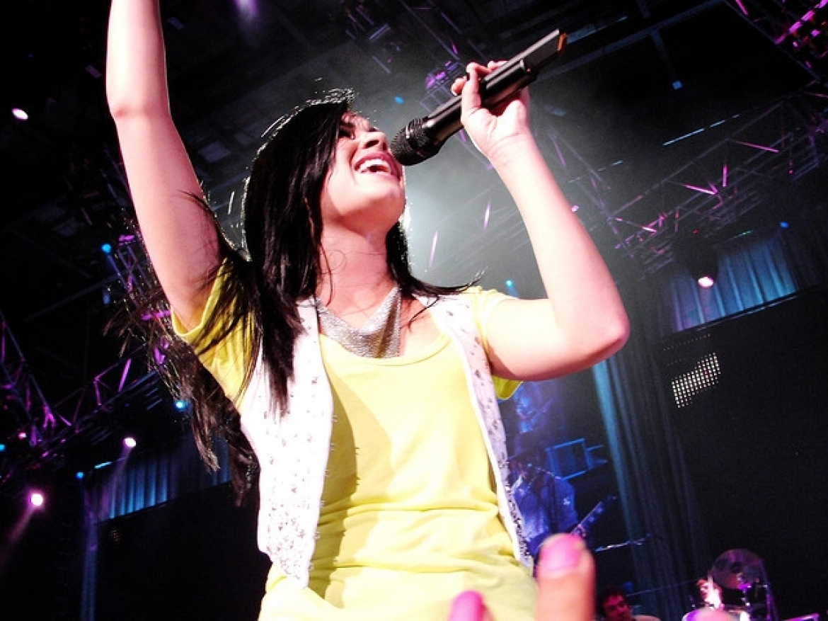 Demi Lovato útjára indítja első saját cipőkollekcióját